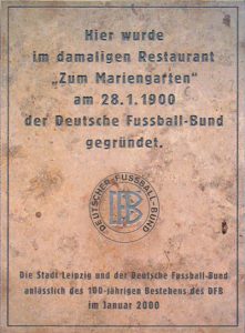 Gedenktafel für Gruendung des DFB 1900, Buettnerstrasse, Leipzig. Entwurf Harald Alff